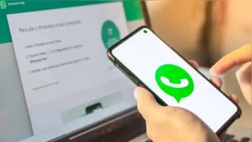 Tela de computador exibindo a interface do WhatsApp Web com aviso de erro de conexão.