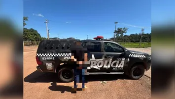 Rodrigues é acusado de infringir o Artigo 157 do Código Penal Brasileiro, que tipifica o crime de roubo.