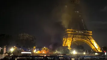Paris registra confrontos, saques e carros incendiados após título do PSG