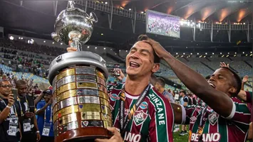 O meia Paulo Henrique Ganso pode estar vivendo os últimos momentos com a camisa do Fluminense.