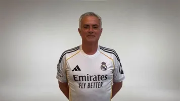 Real Madrid oficializou a chegada do técnico José Mourinho