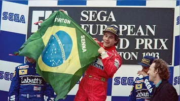 Ayrton Senna, ícone do esporte brasileiro, agora é parte do Livro de Heróis da Pátria.