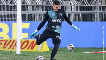 Desfalque no Paysandu: goleiro Gabriel Mesquita em protocolo de concussão.