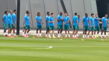 Seleção Brasileira iniciou nesta sexta-feira a preparação para enfrentar o Japão; maioria dos titulares fez apenas trabalho regenerativo após a vitória sobre a Escócia.