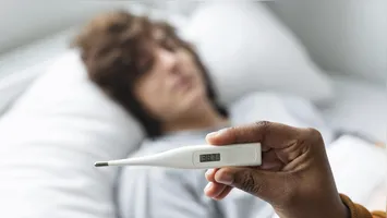 Descubra o que é a virose amazônica e como se prevenir com dicas de uma infectologista. Informações úteis sobre sintomas e cuidados necessários.