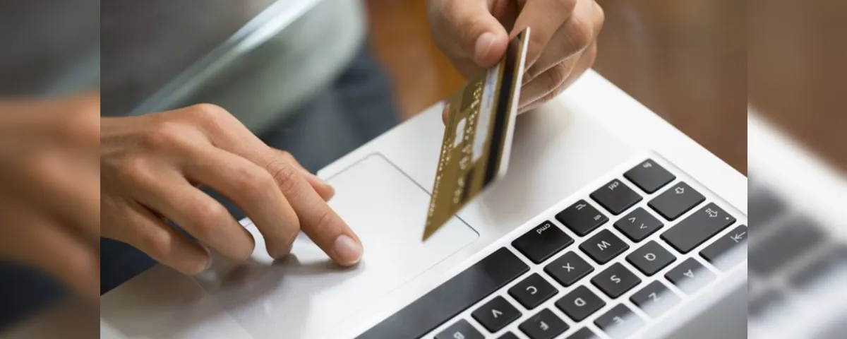 Consumidores denunciam retenção ilegal da taxa de conveniência em ingressos vendidos online pela Bilheteria Digital.