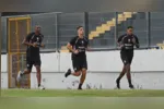 Remo inicia intertemporada com avaliações físicas, planejamento de Léo Condé e definição de treinos remotos para oito jogadores em meio à preparação e à janela de transferências.