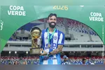 Matheus Vargas celebrou com os companheiros e seguirá para recuperação da grave lesão sofrida.
