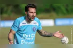 O técnico Júnior Rocha avalia a possibilidade de escalar, pela primeira vez desde o início, a dupla formada por Ítalo Carvalho e Juninho, ao lado de Kleiton Pego