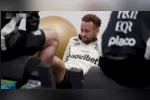 Neymar segue tratamento no Santos e situação física do atacante já provoca preocupação nos bastidores da Seleção antes da Copa do Mundo.