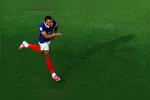 Mbappé chegou aos 7 gols na atual edição do torneio, marca que o fez empatar com o argentino Lionel Messi na artilharia do mundial deste ano.