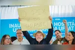 Lula criticou ainda a visita de Flávio a Washington, onde se reuniu com Donald Trump, e mencionou o envolvimento do senador com o banqueiro Daniel Vorcaro, ex-dono do Master.