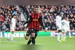 Rayan em ação pelo Bournemouth: atacante foi peça-chave na arrancada histórica do clube na Premier League.