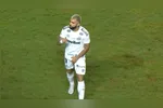 Gabigol faz gesto obsceno e é expulso na vitória do Santos.
