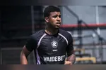 O volante Jaderson foi o único dos 26 jogadores levados pelo técnico Léo Condé que não participou da atividade diante da Tuna Luso