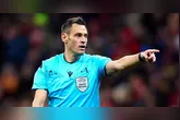 Maurizio Mariani, italiano, comanda a partida