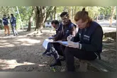 O IBGE abriu 8.238 vagas temporárias com salários de até R$ 4 mil. Confira como se inscrever e as exigências para participação.