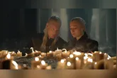 Rhaenyra e Daemon  conversam sobre os próximos passos