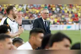 Ancelotti terá mais uma "dor de cabeça" para montar o time para enfrentar a Escócia.