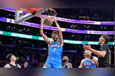 Chet Holmgren em enterrada para dar férias aos Lakers