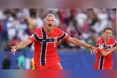 O atacante já entra na disputa pela artilharia da Copa.