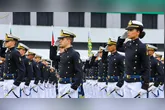 A formação oferecida é em Ciências Navais, com ensino superior totalmente gratuito.