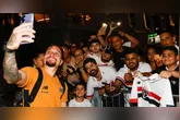Jogadores do São Paulo interagiram com os torcedores paraenses do time