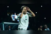 Matheus Gonçalves chamou atenção ao dançar funk durante festa de título do Al-Ahli, na Arábia Saudita.