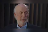 James Burrows dirigiu episódios marcantes de Friends e participou da criação de clássicos da televisão norte-americana.