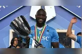 Lukaku é considerado um dos jogadores mais poliglotas do futebol europeu e fala oito idiomas.