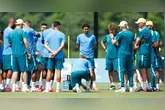 Além de não se prender a um único esquema tático, Ancelotti precisou lidar com diversos desfalques e teve pouco tempo para observar o elenco de perto.