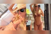 Nos stories, a artista apareceu de biquíni de lacinho e óculos escuros oversized.