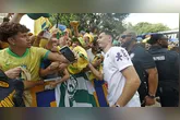 Jogadores foram recepcionados por muitos torcedores