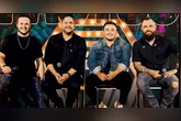 O cantor Matheus (primeiro da esquerda), com o parceiro Kauan (jaqueta jeans), e a dupla sertaneja Jorge e Mateus.