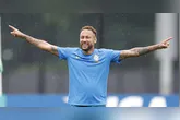 Neymar deve entrar no segundo tempo contra a Escócia