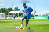 Neymar voltou a campo neste domingo (21) e deve ser relacionado em jogo contra a Escócia.