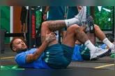 Pela manhã, Neymar foi encaminhado a uma clínica particular para realizar uma nova ressonância magnética