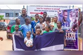 Duplexe Tchamba, do Clube do Remo, usou suas férias para ajudar sua terra natal.