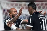 Patrick e Alef Manga comemoram um dos gols que garantiu a classificação do Remo
