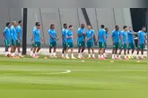Seleção Brasileira iniciou nesta sexta-feira a preparação para enfrentar o Japão; maioria dos titulares fez apenas trabalho regenerativo após a vitória sobre a Escócia.