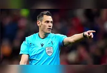 Maurizio Mariani, italiano, comanda a partida