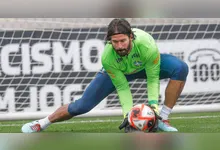 Alisson já tem o 13º jogo na mira.