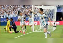Messi chegou aos 20 gols em Copas do Mundo e se isolou como maior artilheiro da competição.