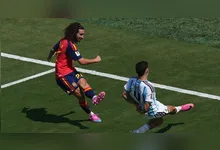 A seleção espanhola superou os adversários em praticamente todas as estatísticas do jogo, o que evidenciou a diferença de desempenho entre as duas equipes.