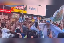 Torcida da Argentina na Times Square.