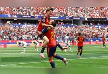Soccer Football - FIFA World Cup 2026 - Round of 32 - Spain v Austria - Los Angeles Stadium, Inglewood, California, U.S. - July 2, 2026 Spain's Mikel Oyarzabal celebrates scoring their third goal with Gavi REUTERS/Lisi Niesner