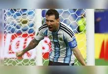 A atual campeã do torneio encara a maior sensação desta Copa do Mundo às 19h.