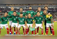 Jogando diante de sua torcida, no Estádio Azteca, o México confirmou a liderança da chave ao vencer a República Tcheca por 3 a 0.