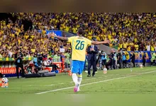 Cria do Vasco marcou o primeiro dele no Maracanã com a Amarelinha
