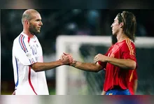 Zidane e Fernando Torres na Copa de 2006. Seleções se reencontram na Copa do Mundo após 20 anos